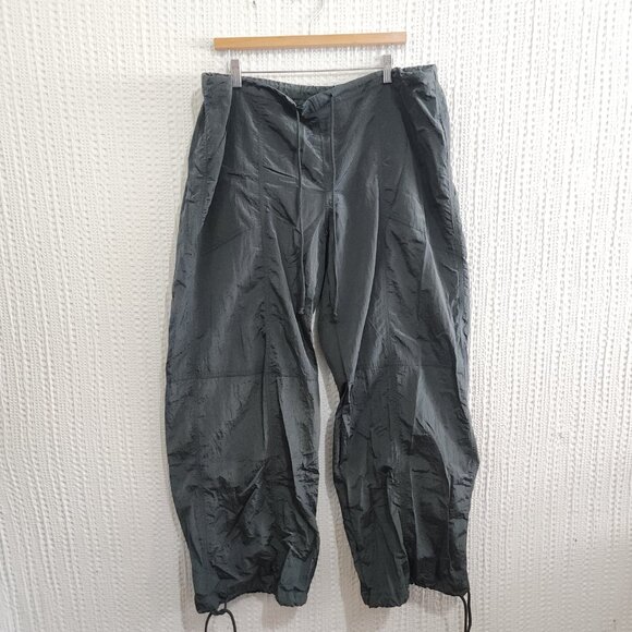 Wild Fable Women's Mid-Rise Wide Leg Parachute Pants Dark Green Size X-Large - Picture 2 of 12